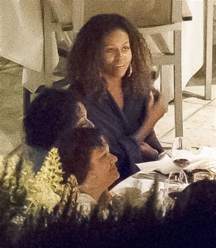 Barack Obama & Family On Vacation in France — PICS