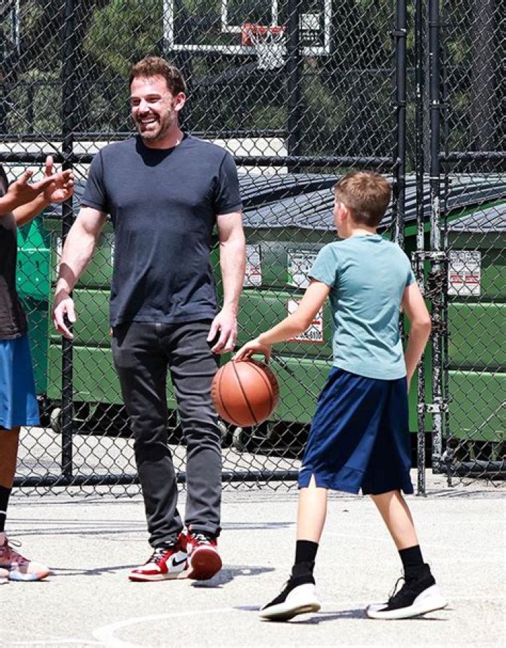Ben Affleck Plays Basketball With Son Samuel At L.A. Park: Photos – Hollywood Life