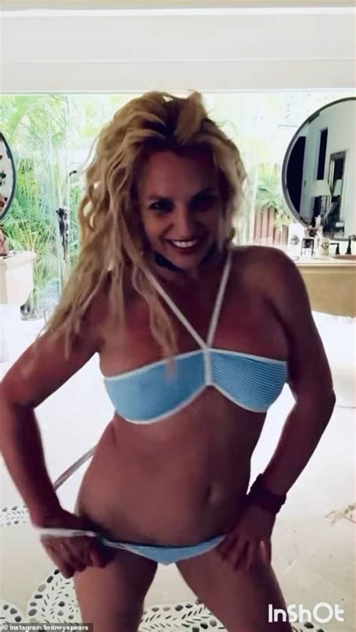 Britney Spears Stuns In A Crop Top & Short Shorts As She Reveals Her ‘Goals’ For 2021 — Watch