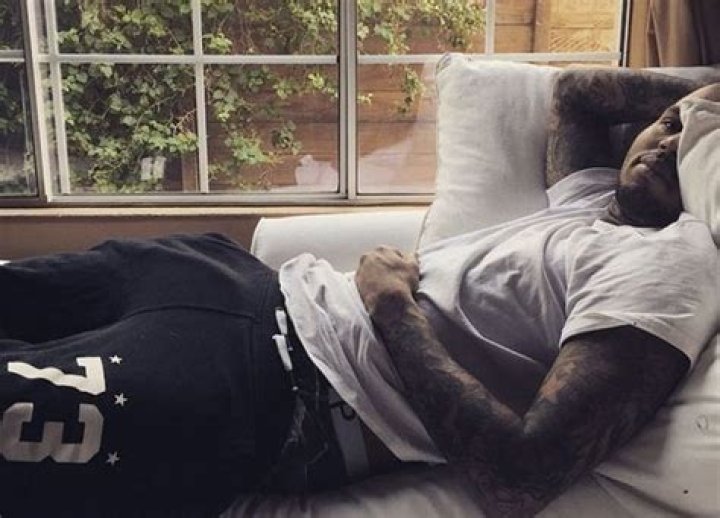 Chris Brown’s Bulge Picture — Singer Posts Boner Photo On Instagram – Hollywood Life