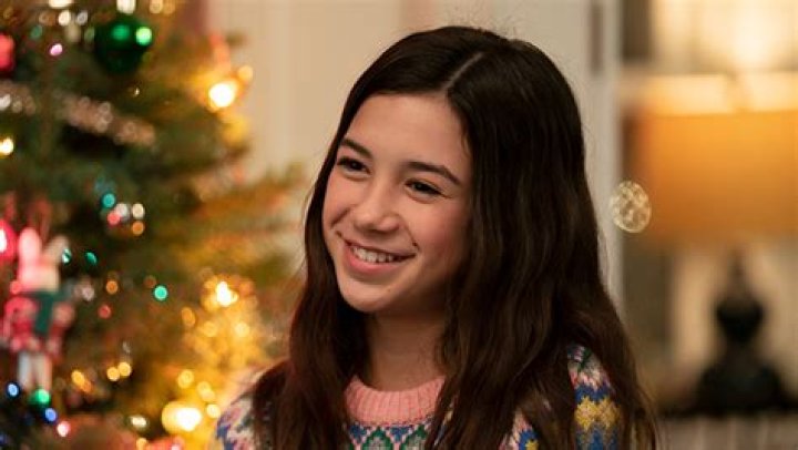 ‘Christmas Again’ Cast Teases New Disney Channel Original Movie – Hollywood Life