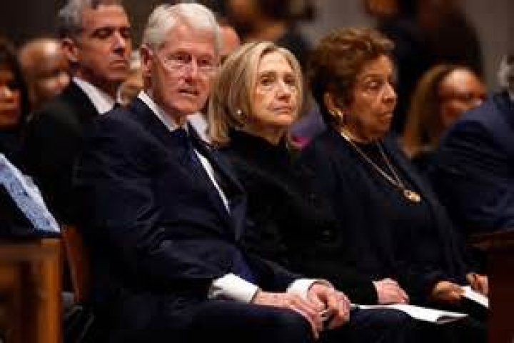 Clive Owen & Edie Falco’s 1st Pics As Bill & Hillary Clinton For FX’s ‘American Crime Story’