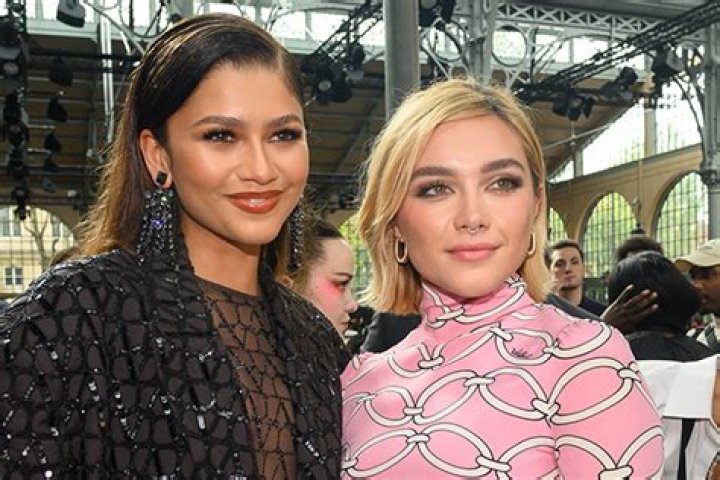 Florence Pugh Hit in the Face by Object During ‘Dune 2’ CCXP Panel – Hollywood Life