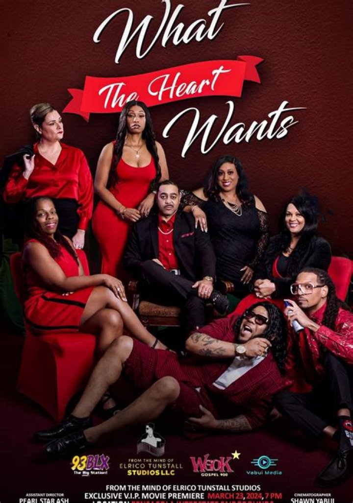 Get Her Bra Top From ‘The Heart Wants What It Wants’ Video – Hollywood Life