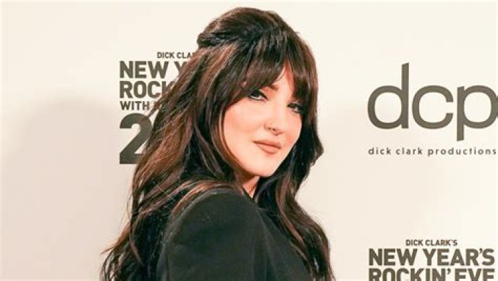 Julia Michaels Talks ‘Just One Look’ Cover & New Campbell’s Campaign – Hollywood Life