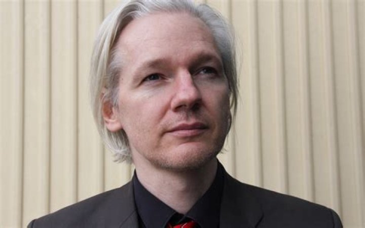 Julian Assange — PICS