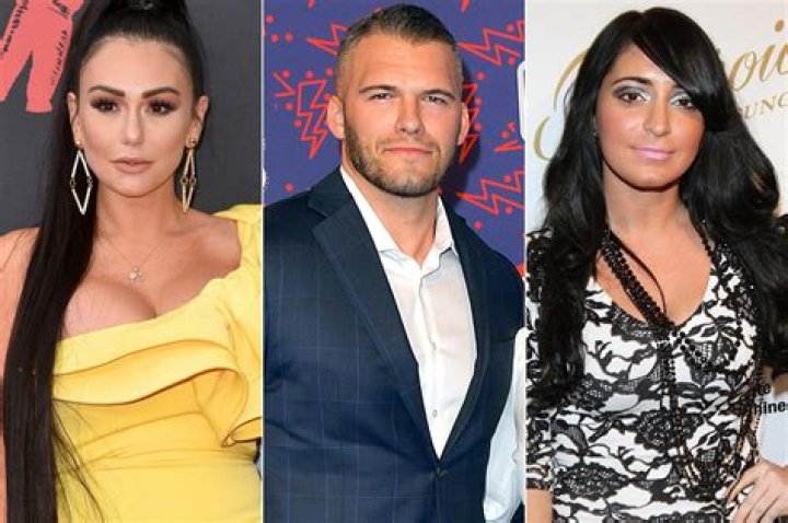 JWoww Blasts Her Boyfriend & Angelina Pivarnick For Flirty Behavior: ‘I Feel Disrespected’