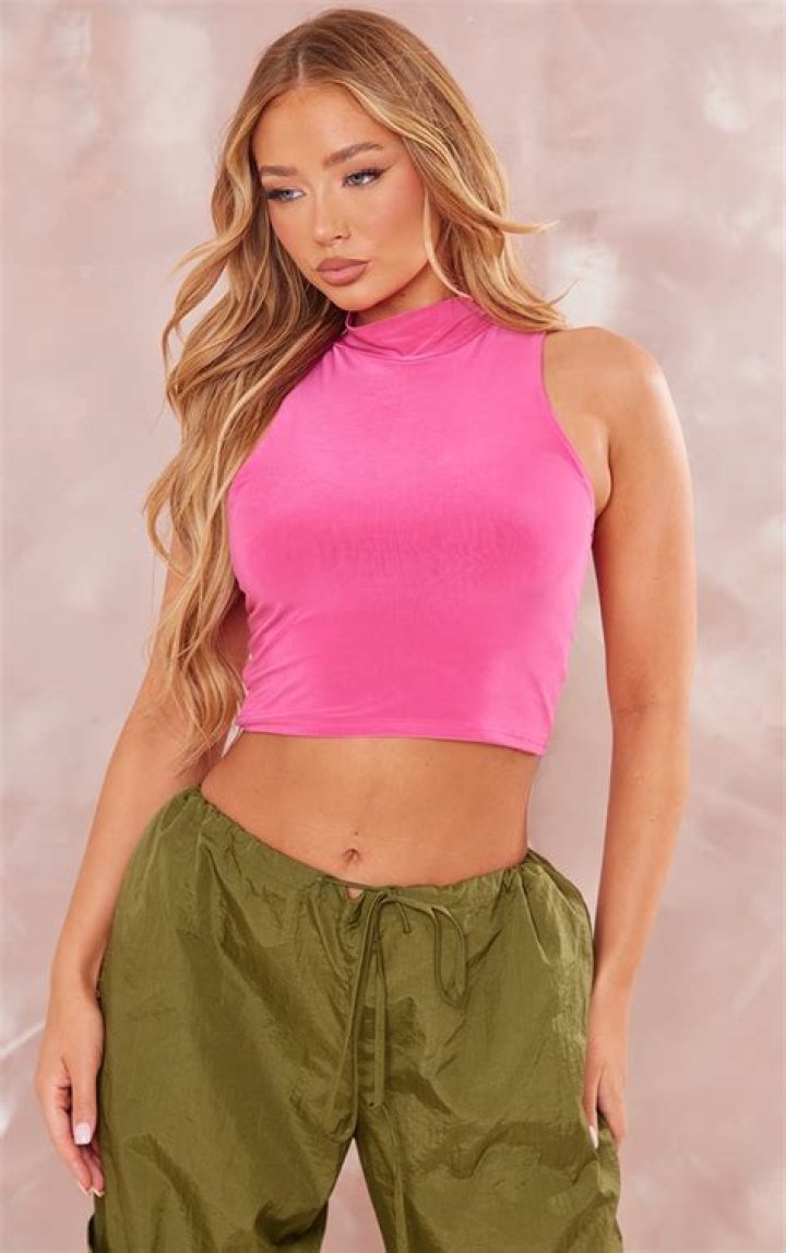 Kate Hudson In Hot Pink Crop Top & Leggings In Miami – Photos – Hollywood Life