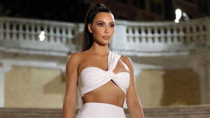 Kim Kardashian Is White Hot In Rome After Kanye West Returns Home With Their 4 Kids From Mexico