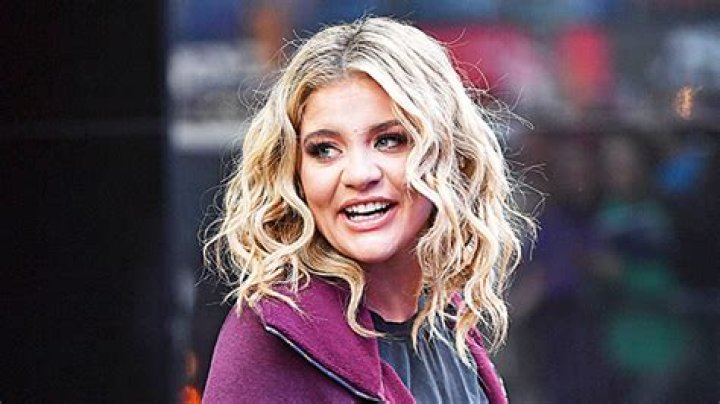 Lauren Alaina’s Hair Makeover: She Dyes Her Locks Blue During Quarantine — Before & After Pics