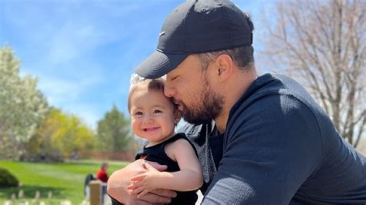 Manti Te’o Dating Gorgeous Model 4 Years After Being Catfished — Sweet Pics