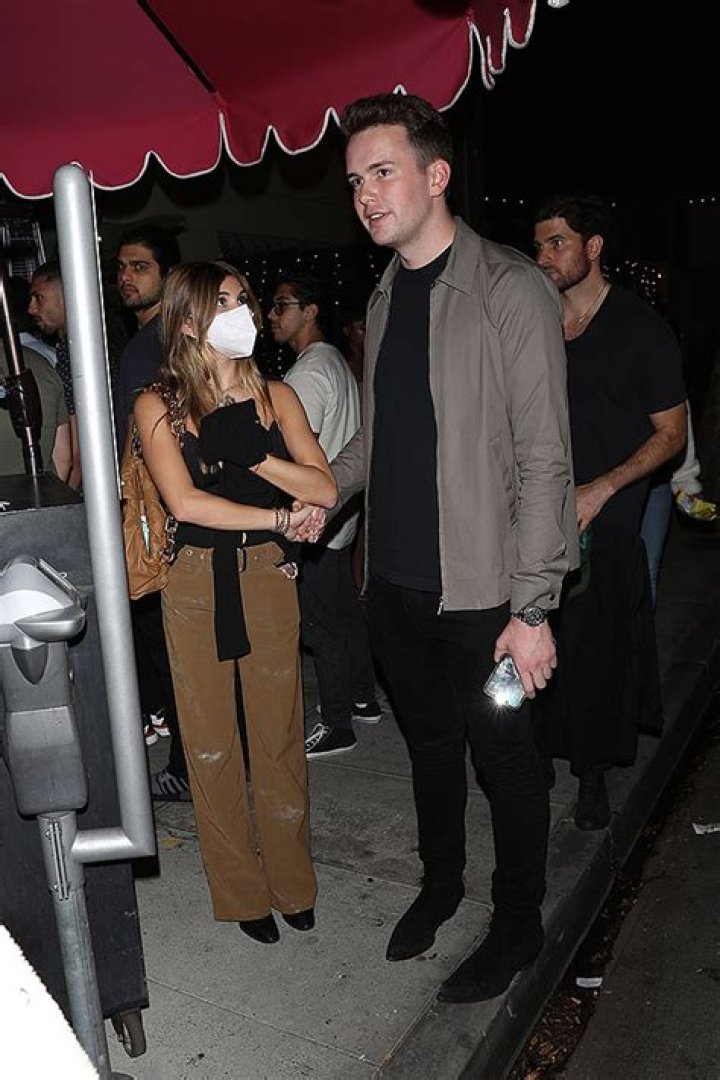 Olivia Jade Spotted With Mystery Man After Jackson Guthy Split: Photos – Hollywood Life