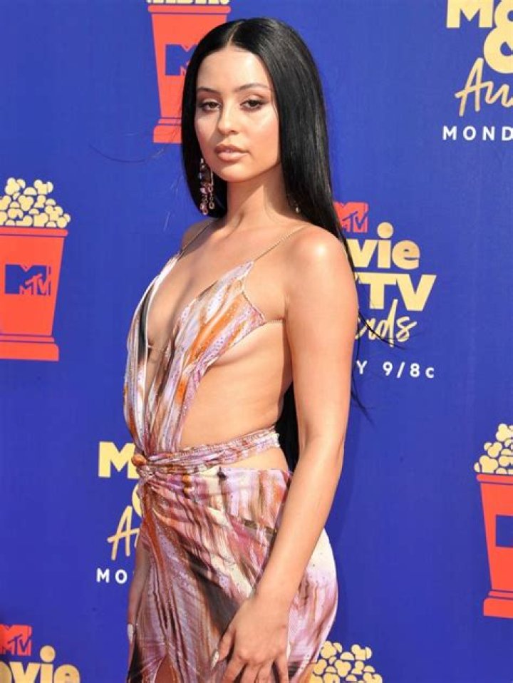 Photos Of ‘Euphoria’ Star – Hollywood Life