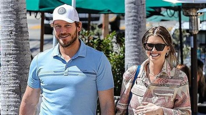 Pregnant Katherine Schwarzenegger Holds Hands With Chris Pratt On Romantic Lunch Date – Photo