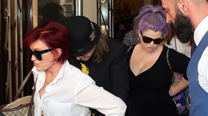 Pregnant Kelly Osbourne Wears Black Dress With Sharon & Ozzy: Photos – Hollywood Life