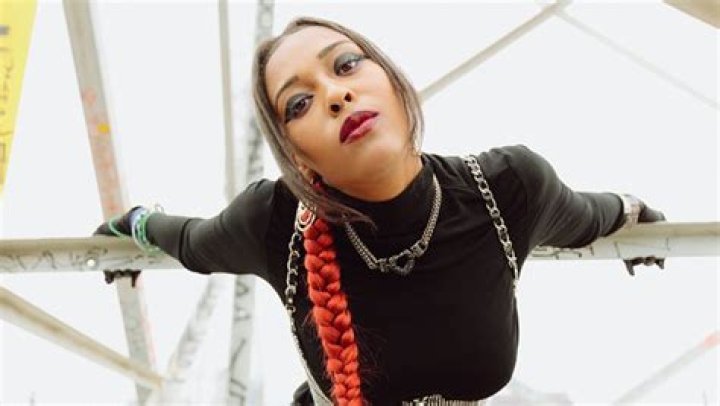 Psych-Soul Singer BriaR Introduces ‘Who I Am’ While Unleashing A Spacey Groove In ‘Breathe Fire’