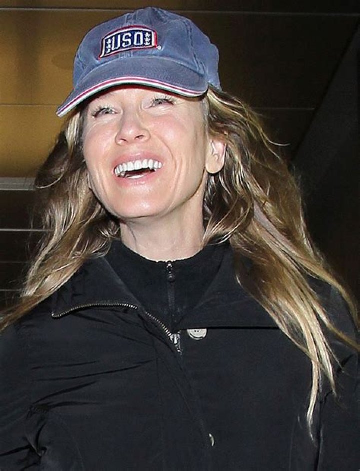 Renee Zellweger Lip Injections — The Actress Steps Out With Very Different Face – Hollywood Life