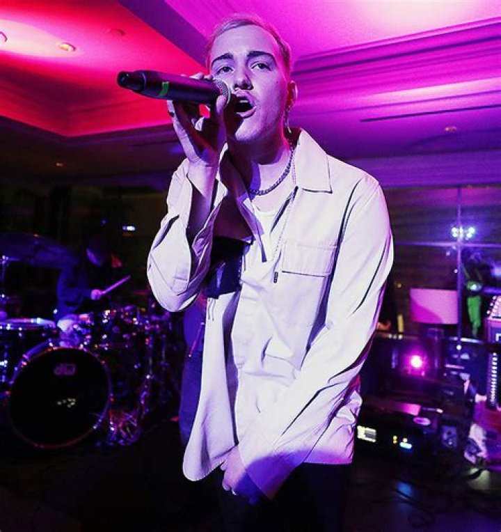 Trevor Daniel & Selena Gomez Drop ‘Past Life (Remix)’ — Listen – Hollywood Life