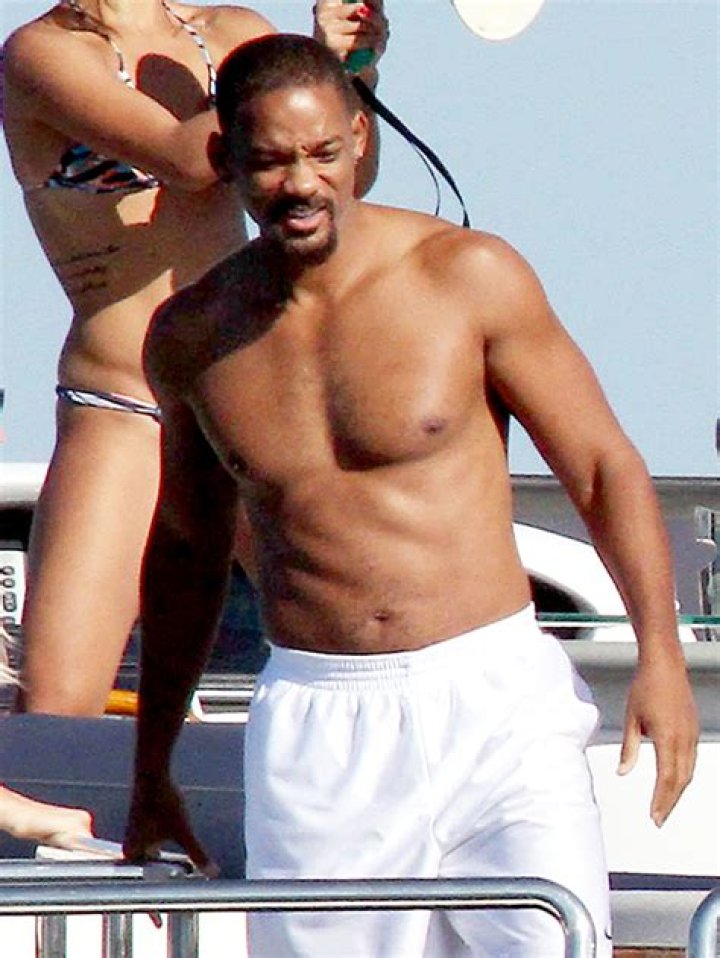 Will Smith Goes Shirtless & Says He’s In ‘Worst Shape’ Of Life — Pic – Hollywood Life