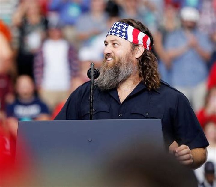 Willie Robertson Is The Mallard On ‘The Masked Singer’: Interview – Hollywood Life